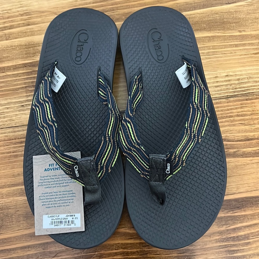 Chaco flip flops size 7
